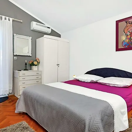 Maja * 马卡尔斯卡