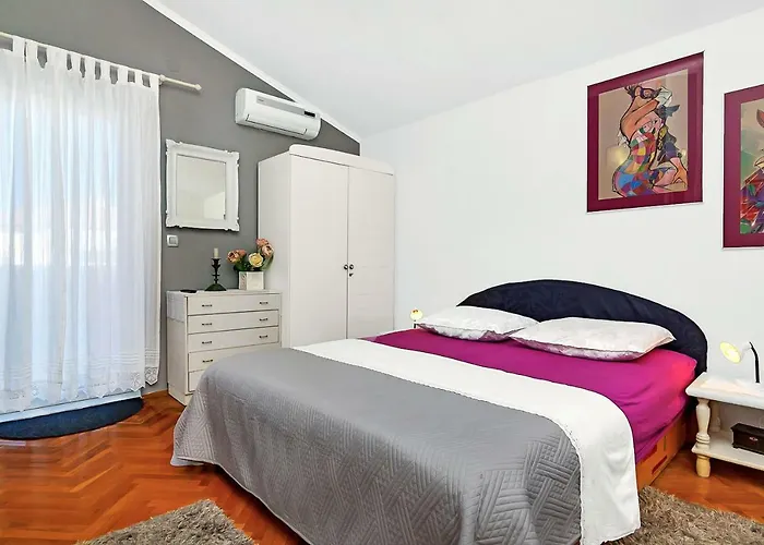 Maja * מאקרסקה