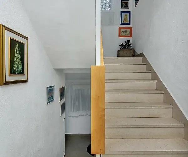 Maja * מאקרסקה